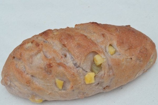 画像1: お芋とくるみのパン (1)